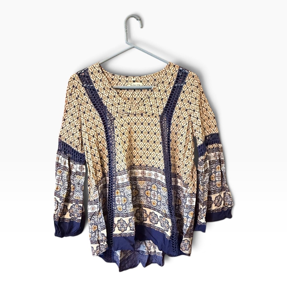 Southern Stitch Boho Tile Print Blouse Size M Navy Blue Crochet Trim Bell Sleeve